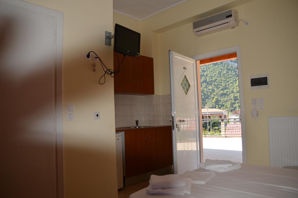 Marvi Hotel Kamena Vourla Extérieur photo