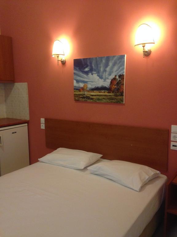 Marvi Hotel Kamena Vourla Extérieur photo