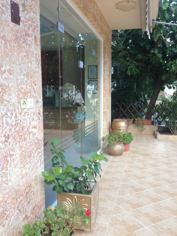 Marvi Hotel Kamena Vourla Extérieur photo