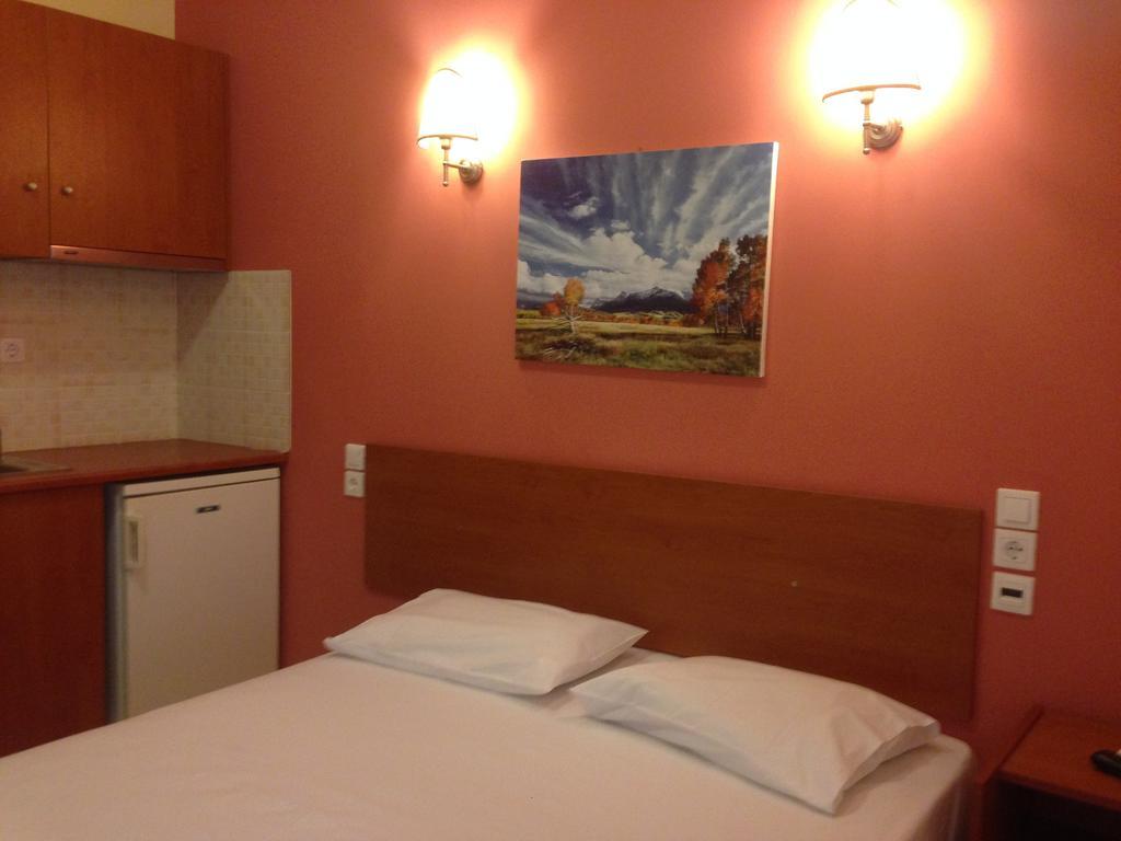 Marvi Hotel Kamena Vourla Chambre photo
