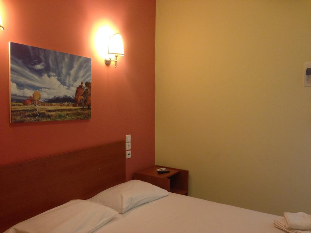 Marvi Hotel Kamena Vourla Chambre photo
